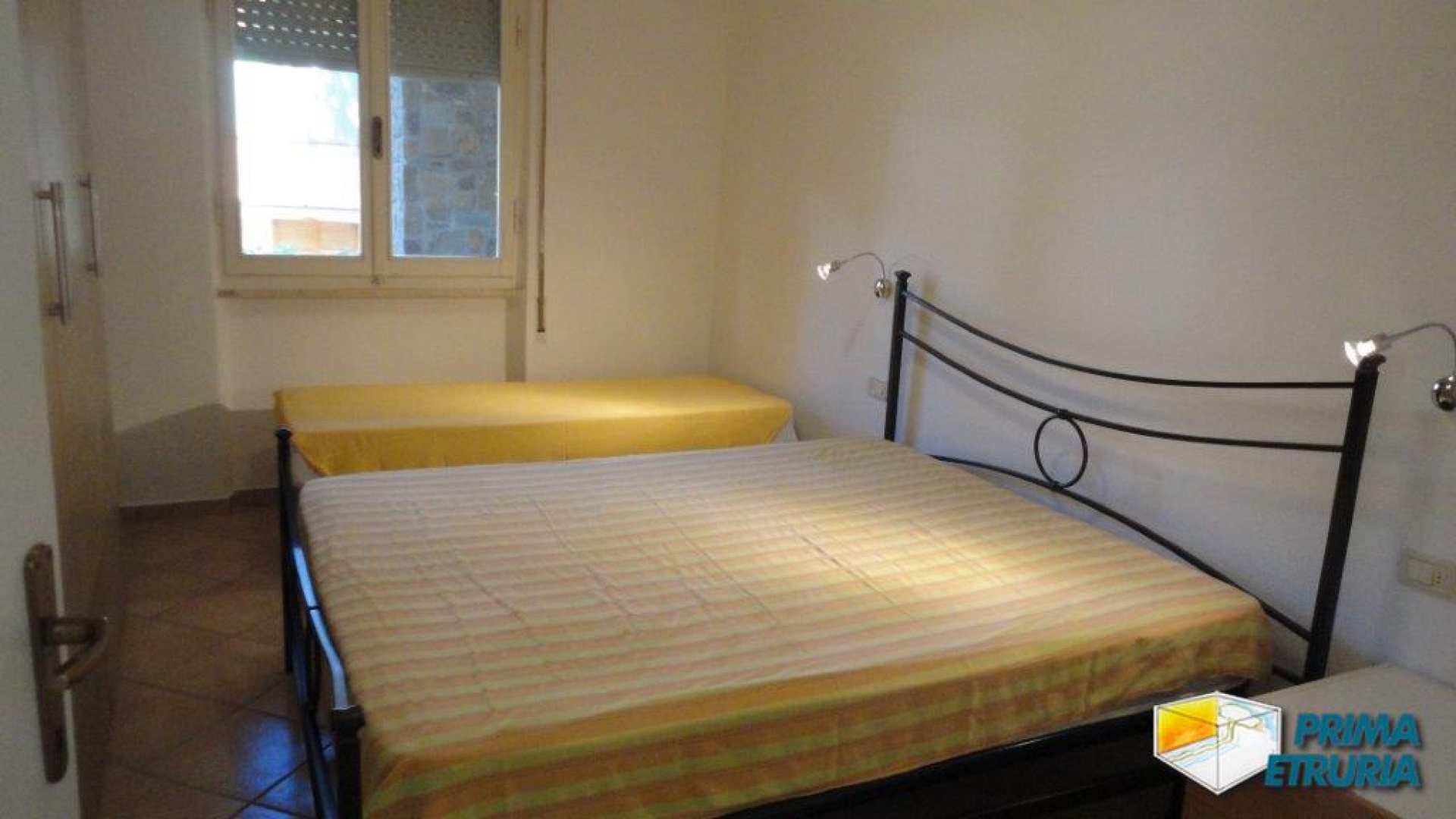 VENDESI VILLETTA CON GIARDINO VIA DEL MUGHETTO 4 - ZONA ROSMARINA -