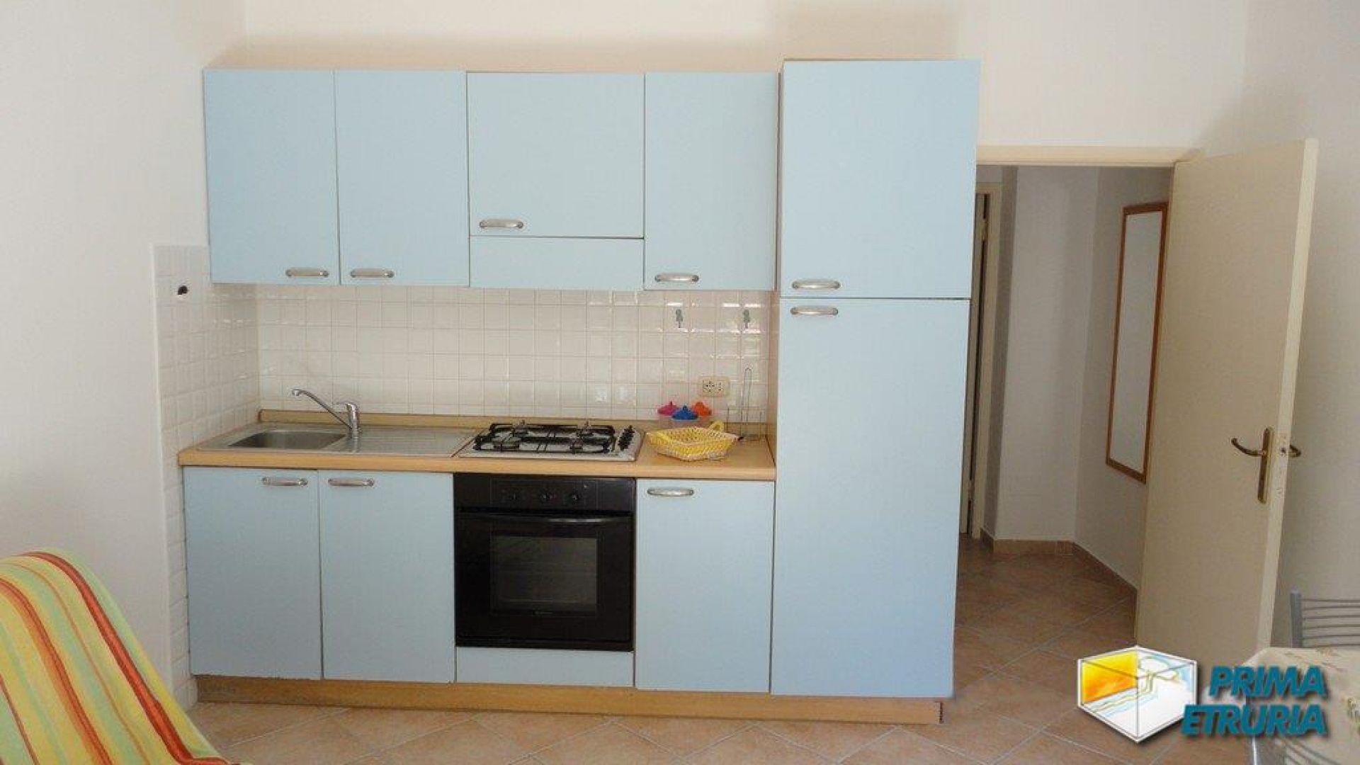 VENDESI VILLETTA CON GIARDINO VIA DEL MUGHETTO 4 - ZONA ROSMARINA -