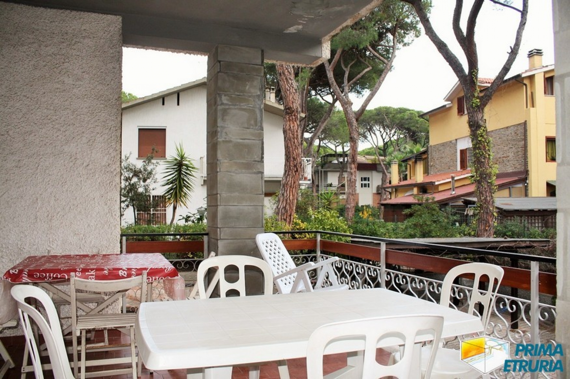 VENDESI TRILOCALE CON GIARDINO - ZONA ROSMARINA -